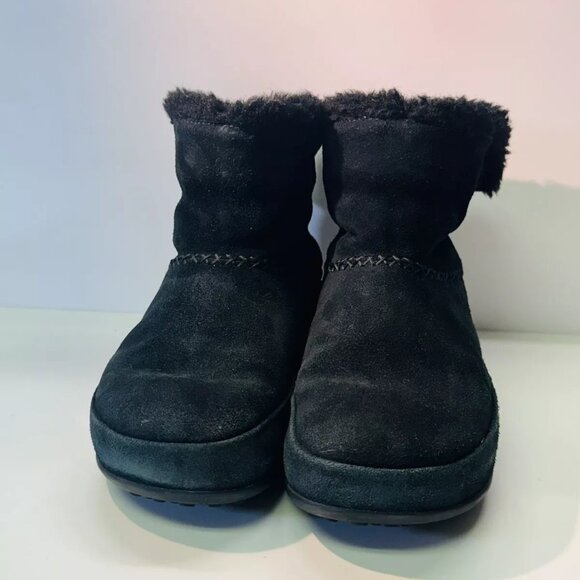 Fitflop Women's Mukluk Shorty Boot Size 7 Black Suede Sherpa Pull On Fold Over - Picture 4 of 6